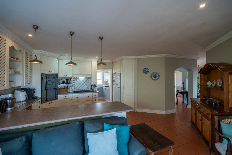 5 Bedroom Property for Sale in Seafield Eastern Cape